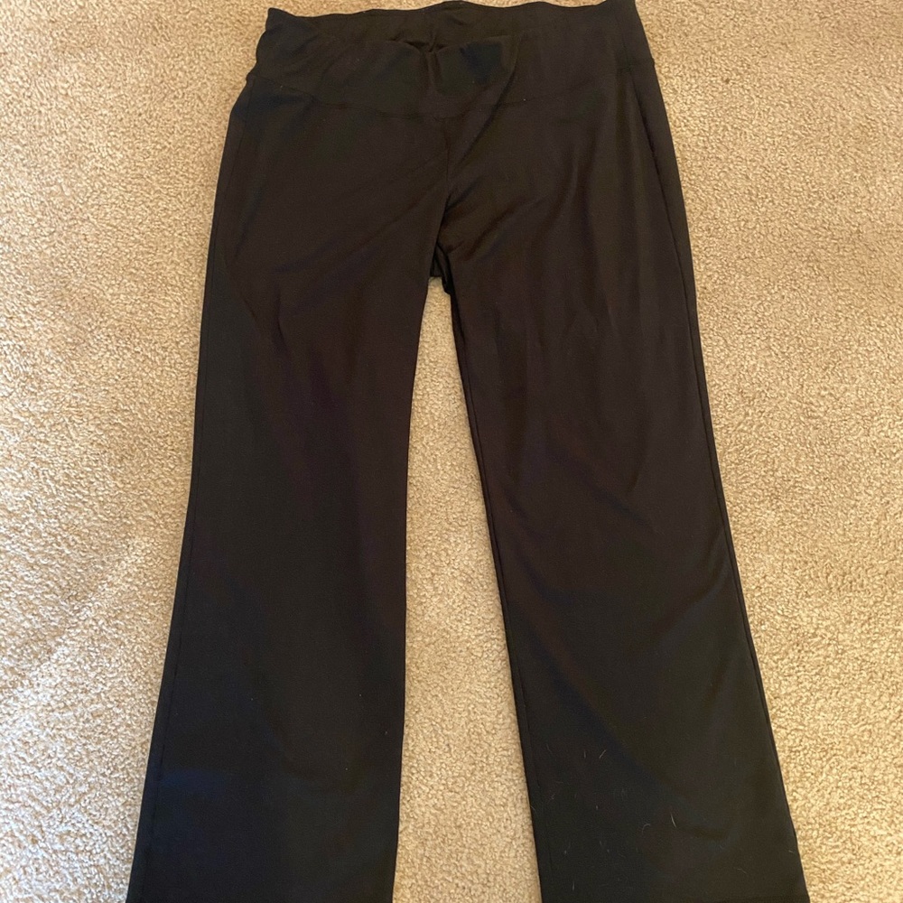 Black yoga pants